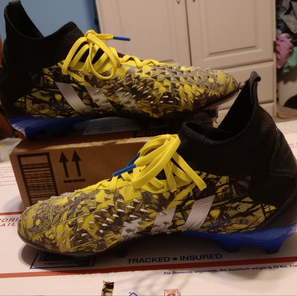 ADIDAS PREDATOR MARVEL WOLVERINE CLEATS - Picture 4 of 13